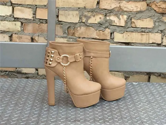 С чем носить бежевые сапоги по щиколотку - изображения, фото