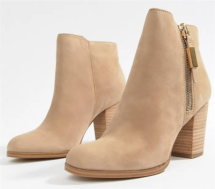 С чем носить бежевые сапоги по щиколотку - изображения, фото