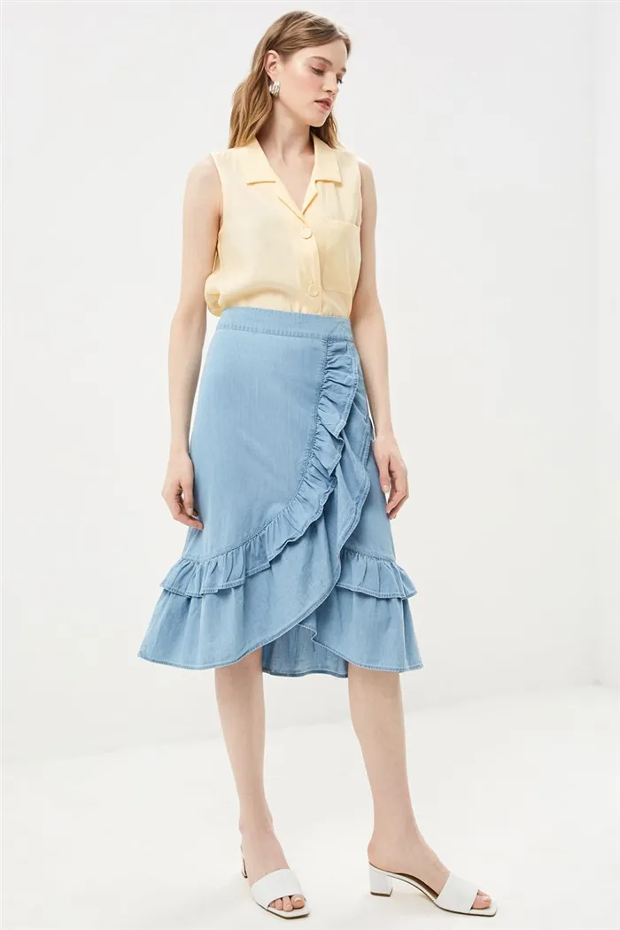 Юбки-карандаши из джинсовой ткани цвета шамбрэй