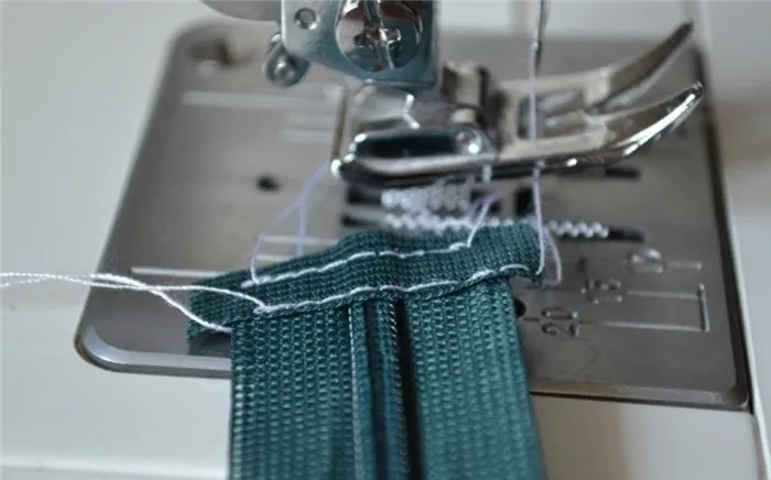 потайная молния пришить ткань