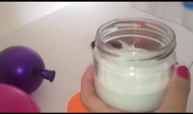 Банка с клеем