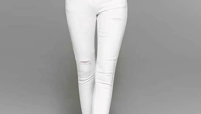 Белые джинсы