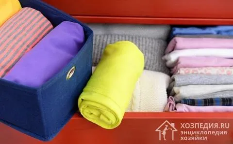 Второй способ складывания футболок для путешественников