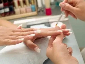 Коррекция акриловых ногтей