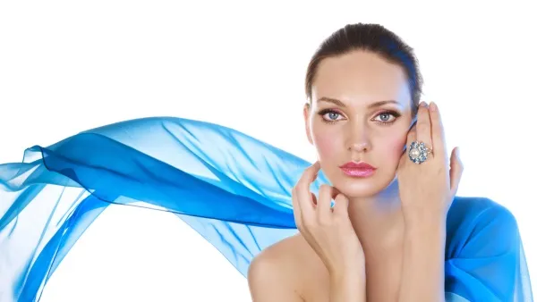 Какие оттенки помады, теней и румян хорошо подходят?