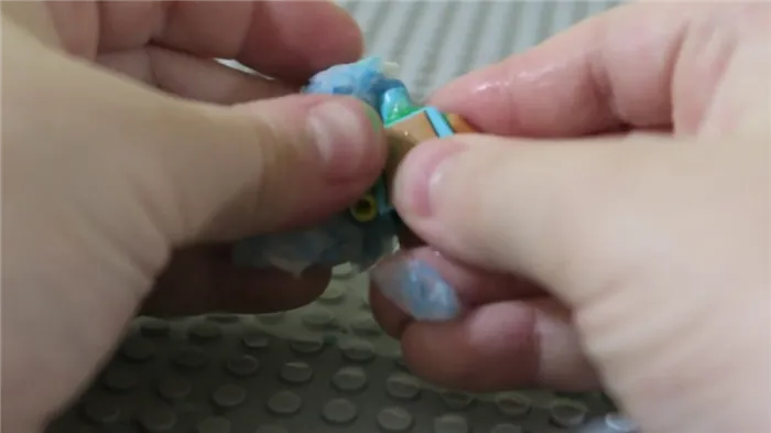 Чем отмыть пластилин с пластмассовых игрушек