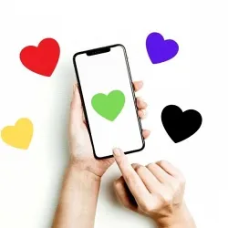 Знаете ли вы значение разных цветов сердечек-смайликов?